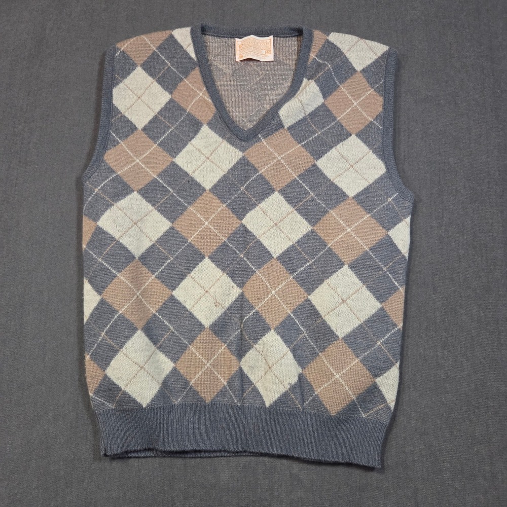 Pendleton Sweater Vest Mens 40 Grey Argyle V-Neck Wool Vintage Made in USA